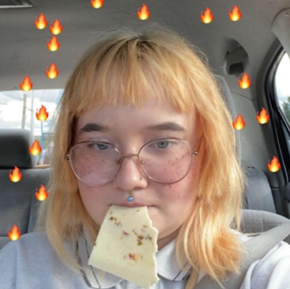 Meet your Posher, Edith